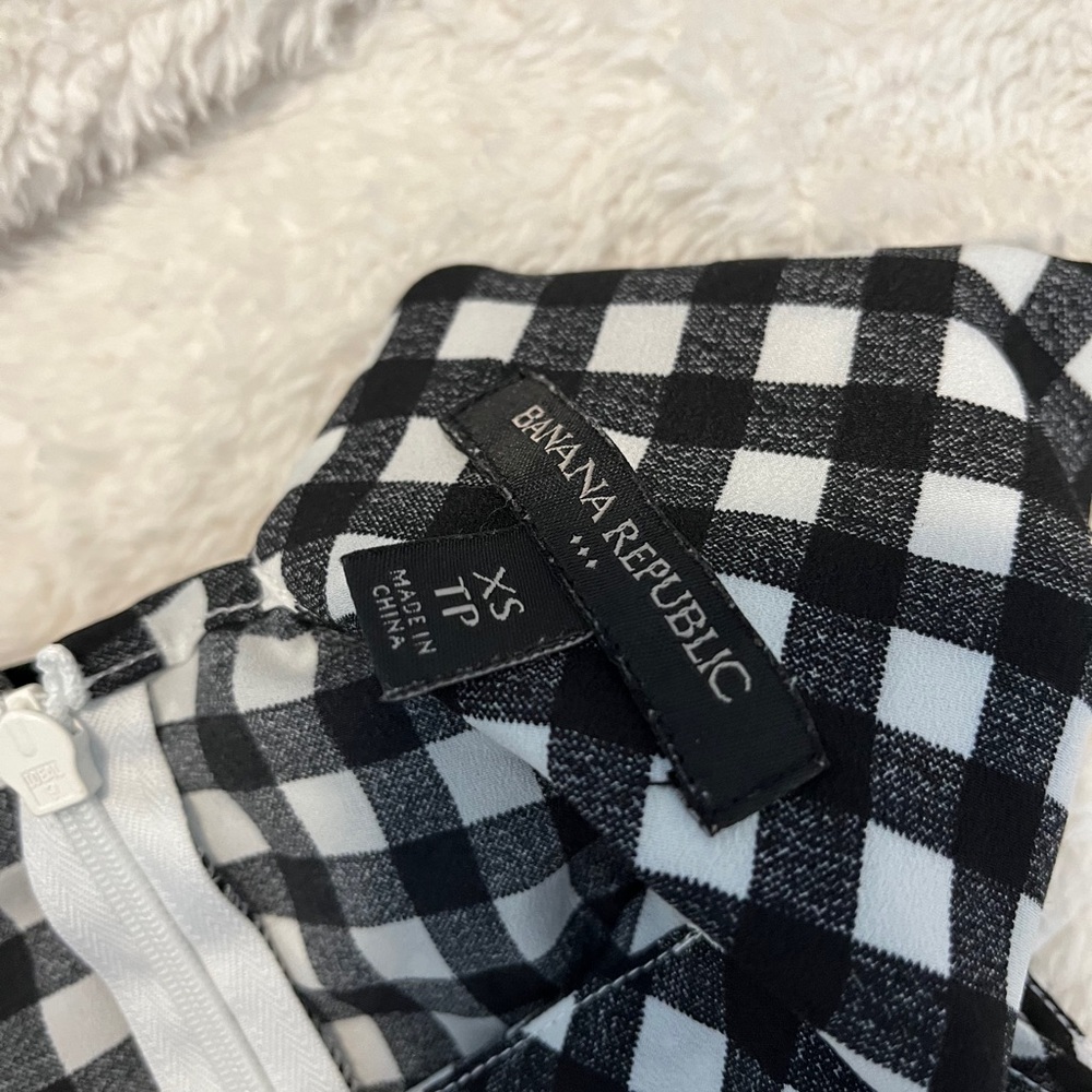 Banana Republic - Picture 3 of 3